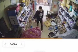 快递员爆料炒菜视频真实,揭秘快递小哥的厨艺逆袭之路