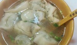 网友爆料阿姨包馄饨视频,阿姨手工包馄饨，传统技艺传承引关注