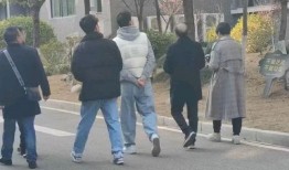 村里近期吃瓜事件网红,揭秘近期吃瓜事件网红背后的故事