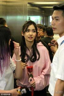 娱乐圈小孩吃瓜的样子